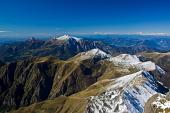 Dal Rif. Tavecchia in Val Biandino il sabato, salita la domenica al Pizzo Tre Signori e passaggio al Rif. Grassi - FOTOGALLERY